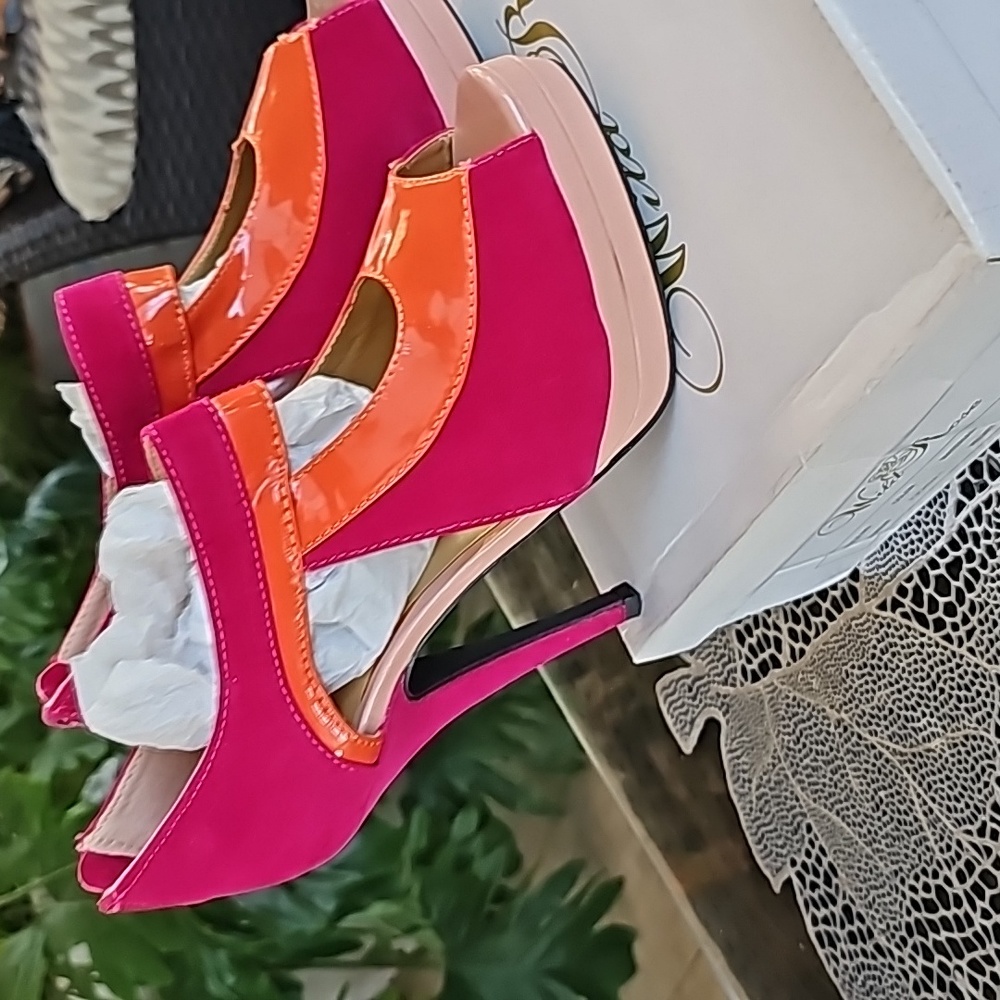 BRAND NEW IN BOX, FAUX SUEDE/LEATHER MUTI COLOR PLATFORMS - Picture 5 of 6